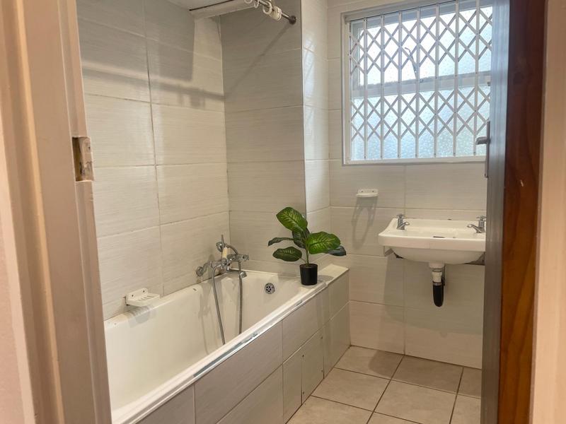 2 Bedroom Property for Sale in Kenilworth Western Cape